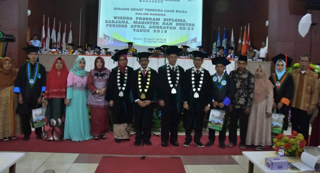 Gambar Rektor UIN Alauddin Kukuhkan 1.115 Wisudawan/wati Angkatan 83